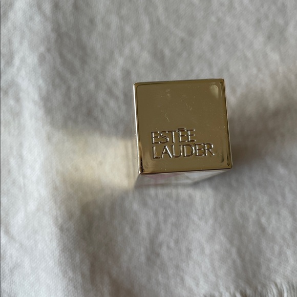 Estée Lauder lipstick - Picture 2 of 4
